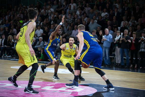 仍在积极寻 仍在积极寻